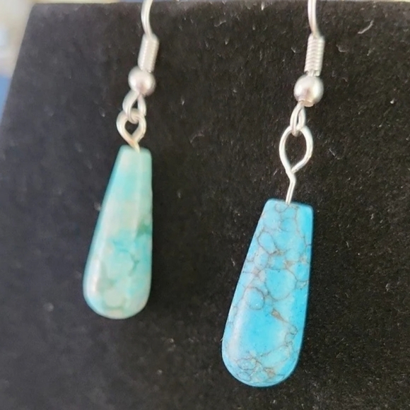 Blue jasper teardrop earrings - Picture 4 of 4